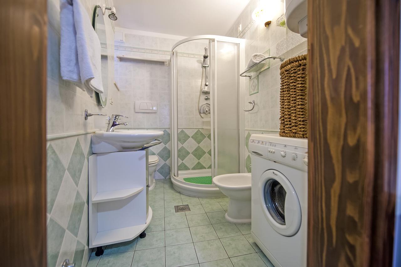 Apartments Casa Rubeus Ровінь Екстер'єр фото