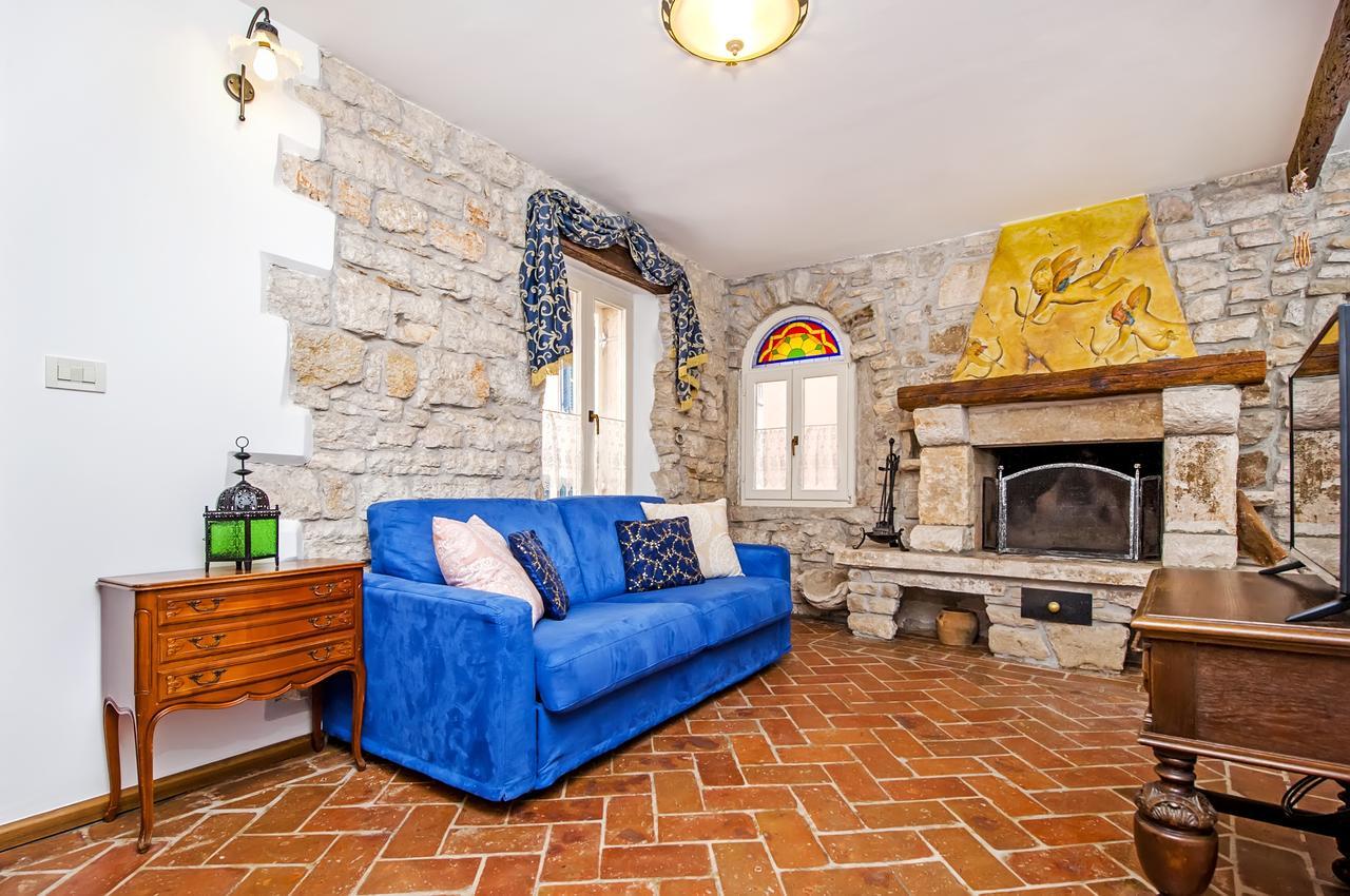 Apartments Casa Rubeus Ровінь Екстер'єр фото