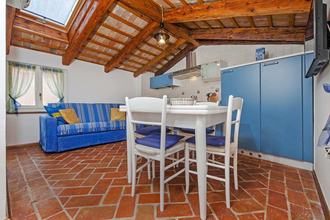 Apartments Casa Rubeus Ровінь Екстер'єр фото